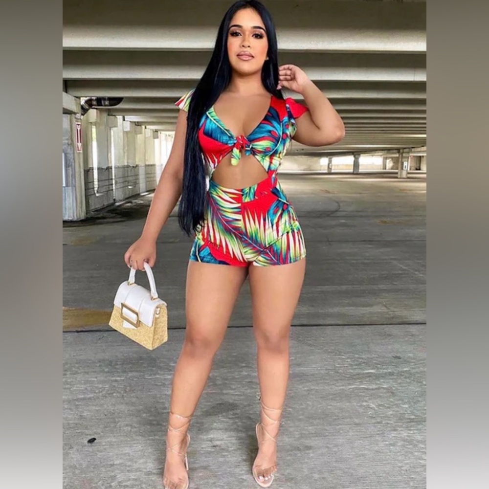New✨ Tropical Romper 🌴🌺